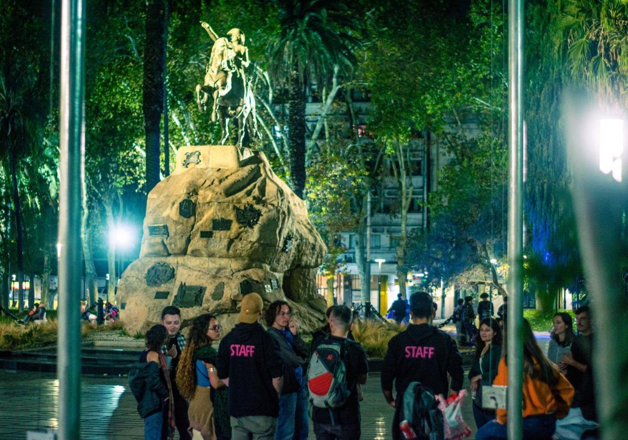 Fuxia House Hostel Mendoza Bagian luar foto