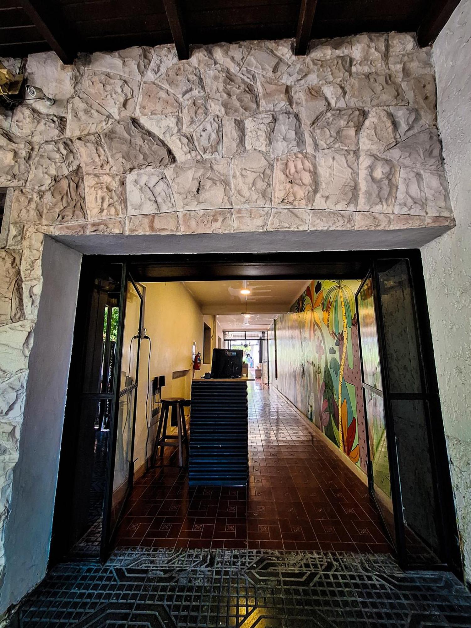 Fuxia House Hostel Mendoza Bagian luar foto